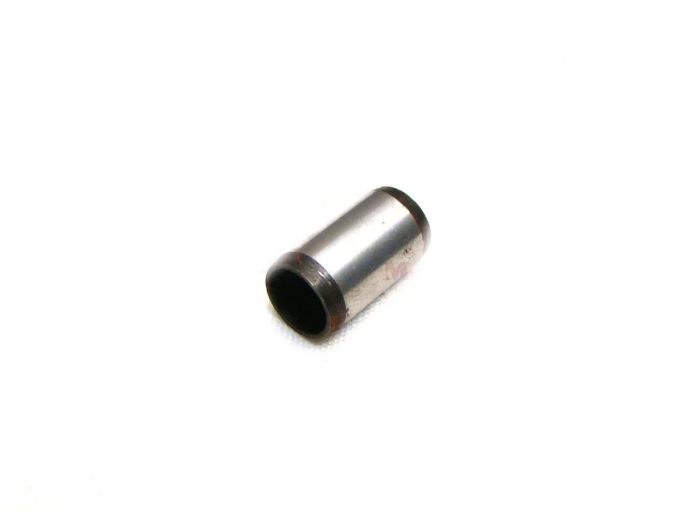Junak M16/M11/M20/M25 320 cm³/250 cm³ tulejka (8 × 14) pokrywy prawej silnika