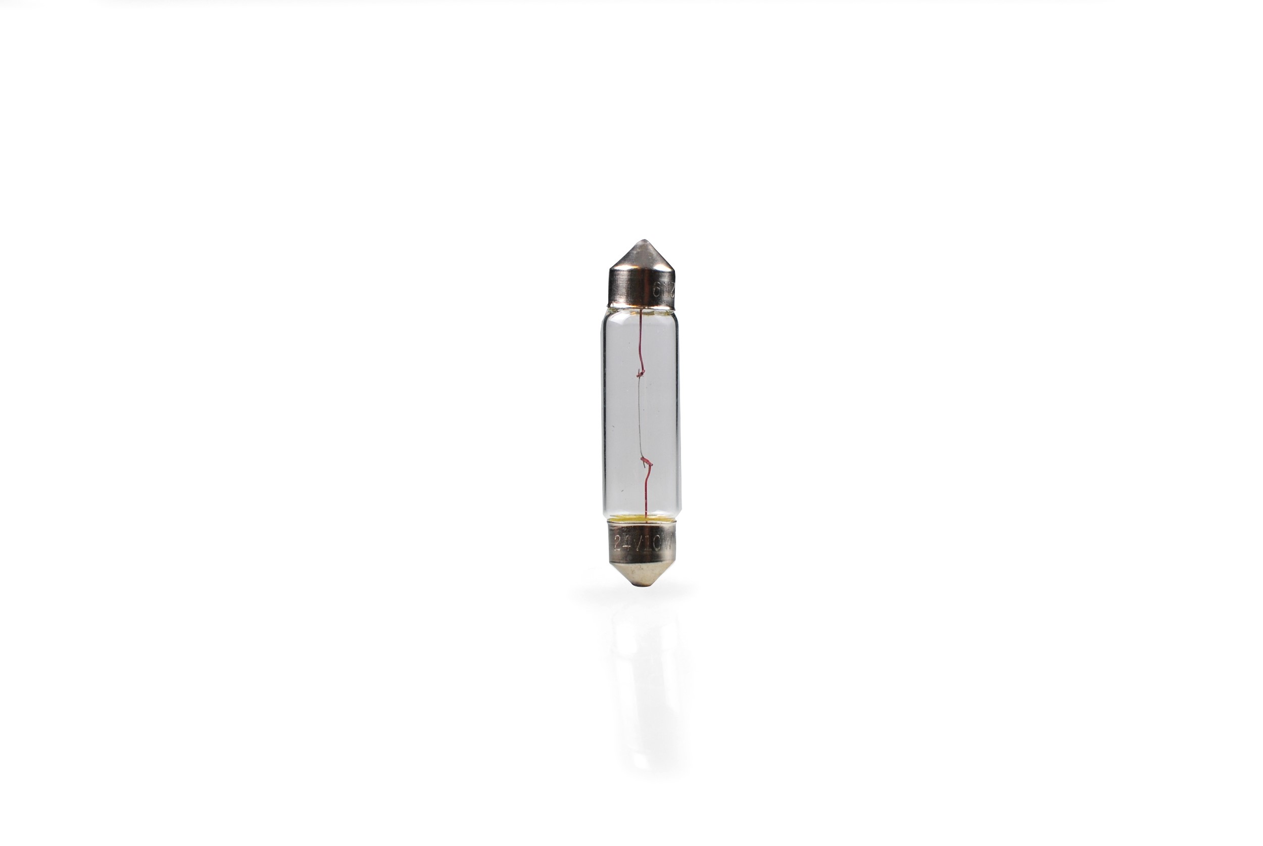 Żarówka C10W 24 V 10 W 41 mm T11×41 SV8.5 M-Tech Z944 — ujęcie 2