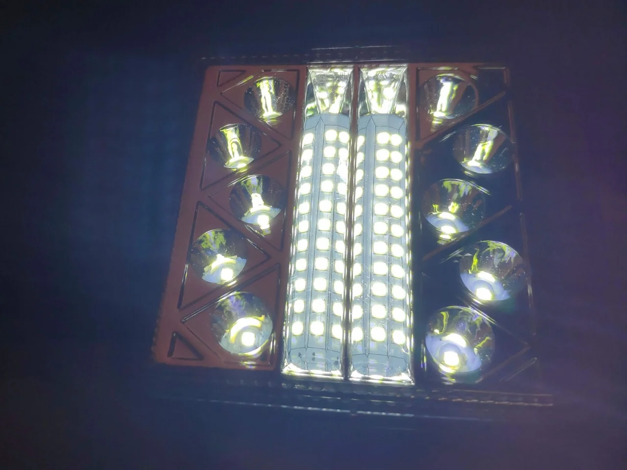 Halogen / Lampa robocza / Serwisowa 12/24V 26 LED 2080 lm — ujęcie 3