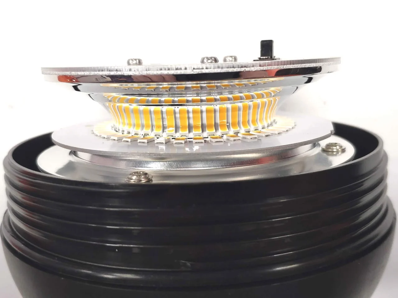 Lampa ostrzegawcza 12/24V pomarańczowa 39 LED ECE R10 na trzpień — ujęcie 2