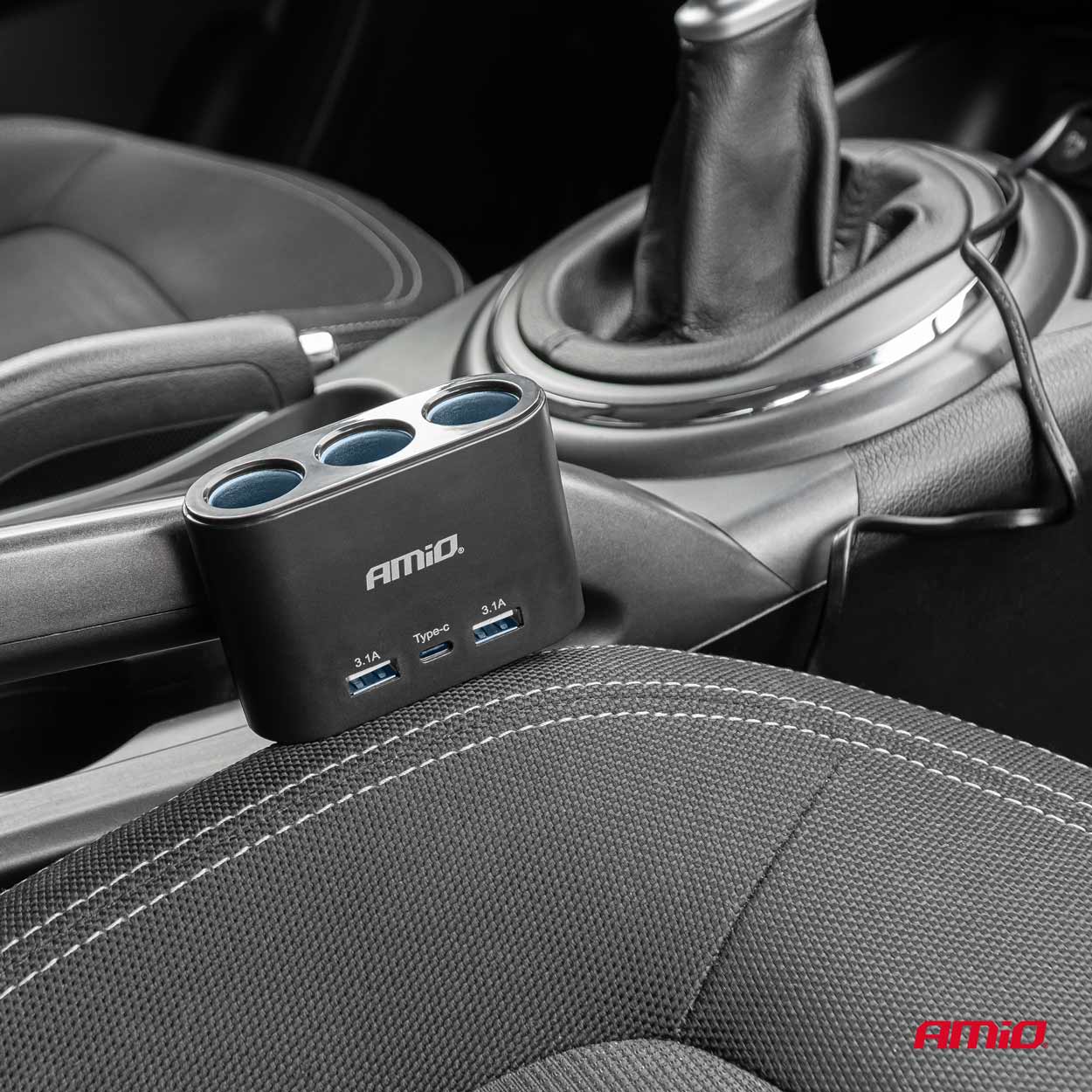 Rozdzielacz gniazda zapalniczki z ładowarką 2x USB-A 1x USB-C 12 V 24 V 120 W 70 cm — ujęcie 2