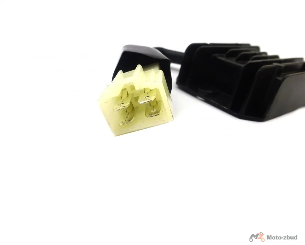 Junak 103/104/106 regulator napięcia "4T" (4 piny / kabel) (Euro IV) (nowy typ) — ujęcie 2