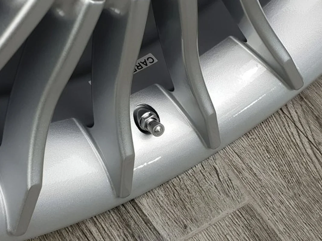 Zawór / wentyl do kół bezdętkowych X1 SERIES ALU srebrne 4 szt. — ujęcie 3