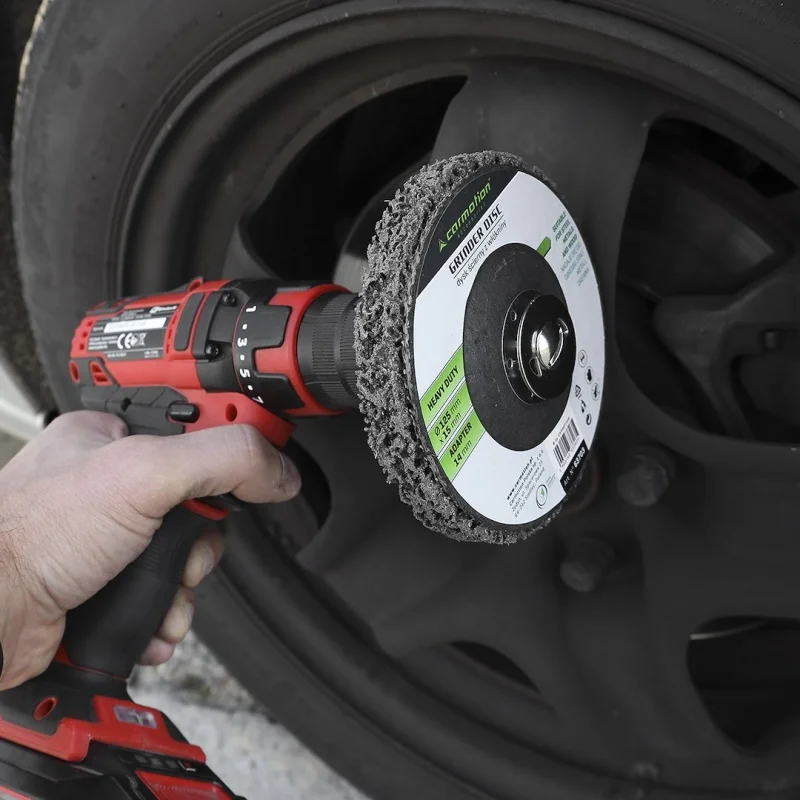 Dysk ścierny z włókniny do usuwania rdzy fi 125mm x 15mm — ujęcie 5