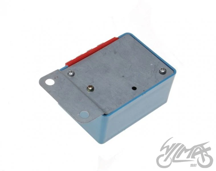 Regulator napięcia 12 V MZ — ujęcie 2