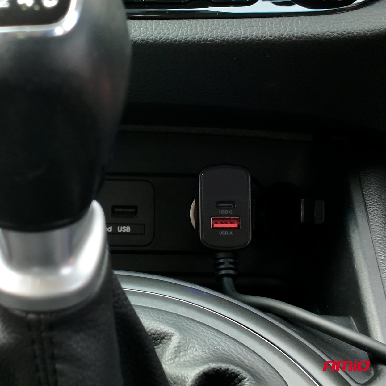Rozgałęźnik gniazda zapalniczki z ładowarką 4xUSB-A QC3.0 PD 3.0 180 W — ujęcie 4