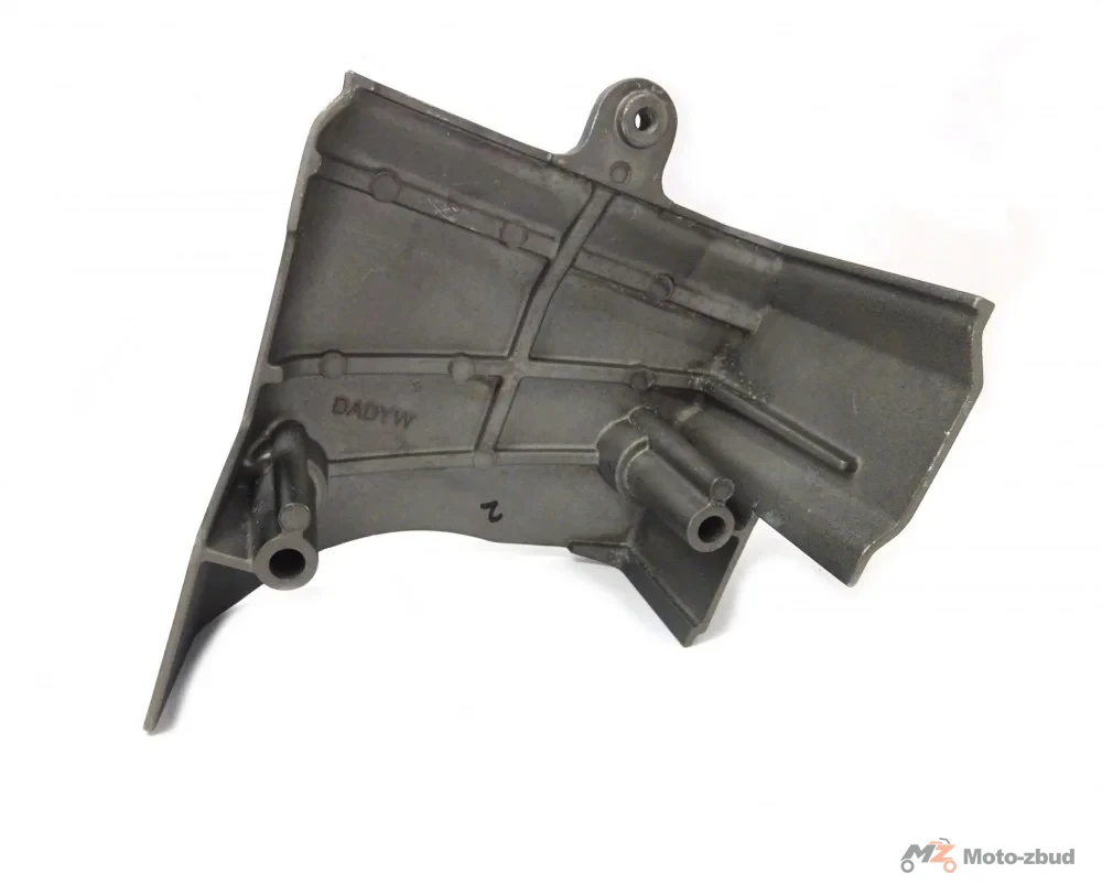 Junak M15 125 cm³ pokrywa zębatki napędowej przód (czarny mat) (metalowa) — ujęcie 2