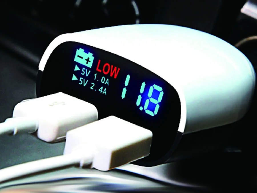 Ładowarka samochodowa 2xUSB 12V-24V max 3400mA + woltomierz z alarmem niskiego napięcia — ujęcie 3