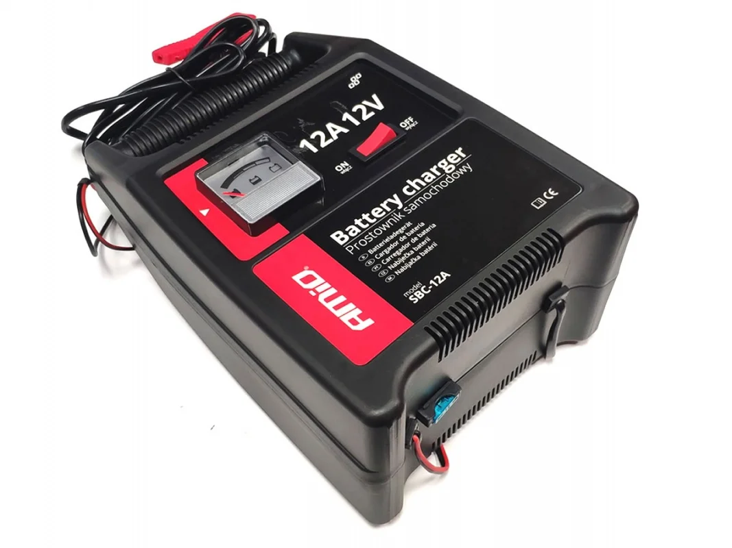 Prostownik / ładowarka akumulatora 12V 12A ze wskazówką AMIO SBC-12A — ujęcie 4