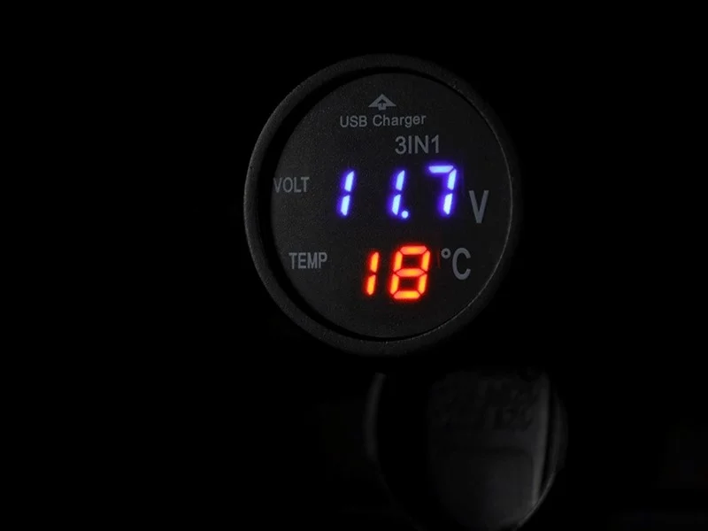 Ładowarka usb 2.1a 12/24v z woltomierzem i termometrem — ujęcie 3
