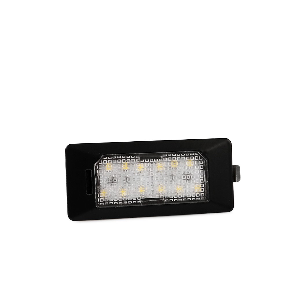 Oświetlenietablicy rejestracyjnej passat 08- LED M-Tech CLP011 — ujęcie 5
