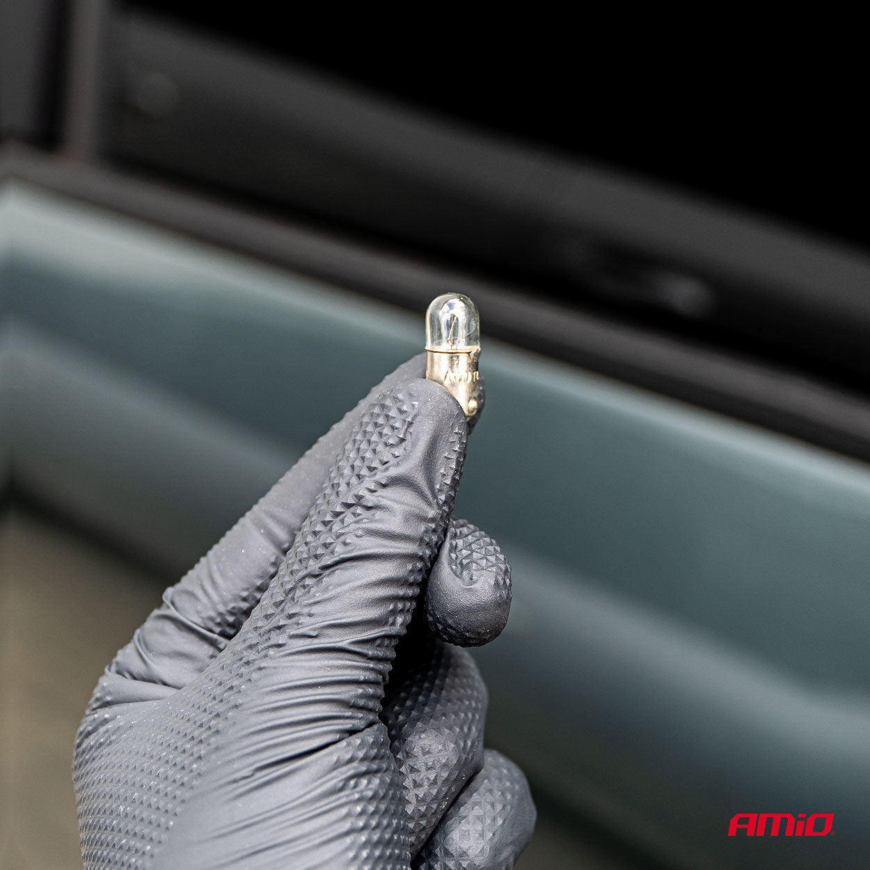 Żarówki halogenowe T4W 24 V 4 W BA9S 10szt.AMIO-04945 — ujęcie 2