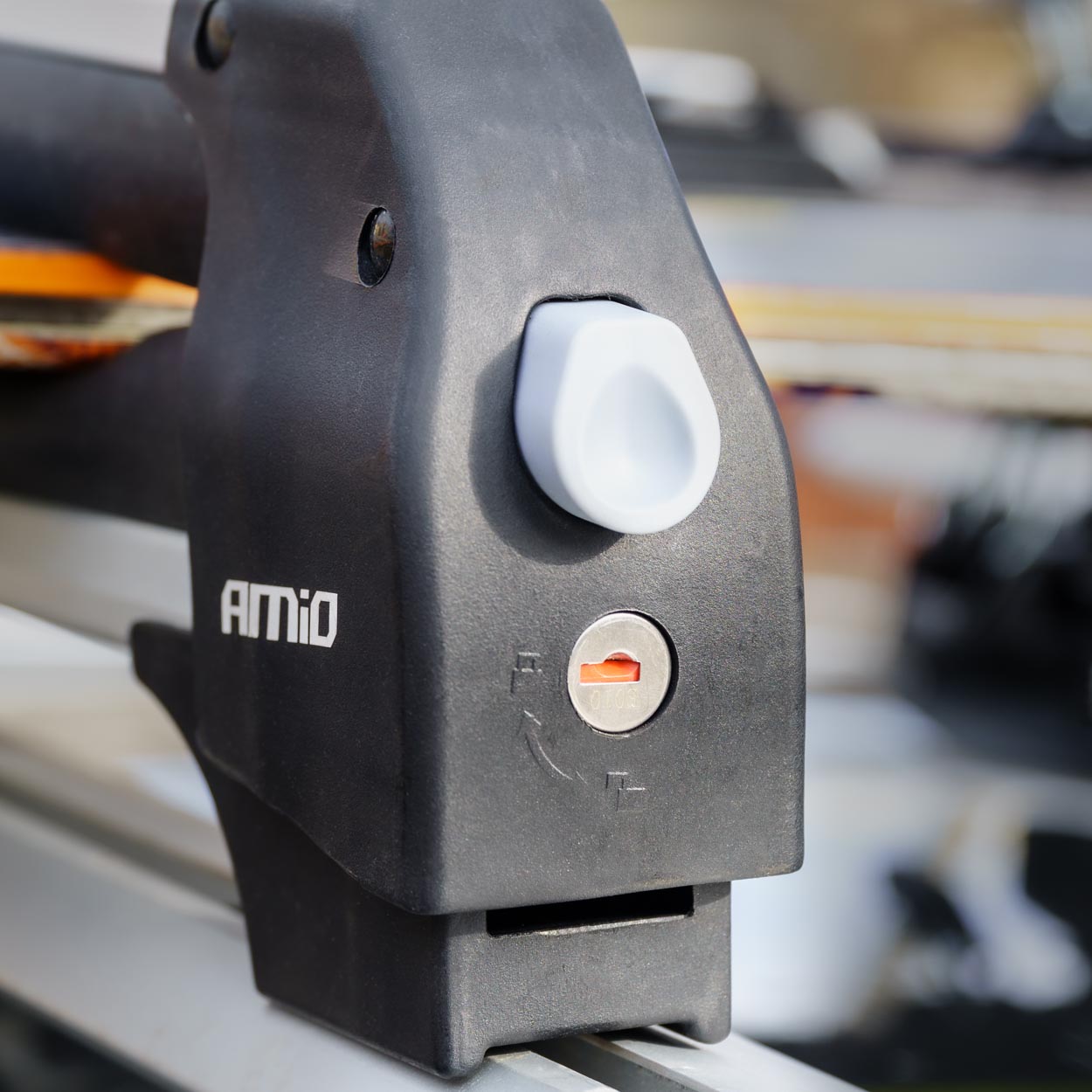 Bagażnik dachowy na narty snowboard krótki 570 mm SSR-01S — ujęcie 13