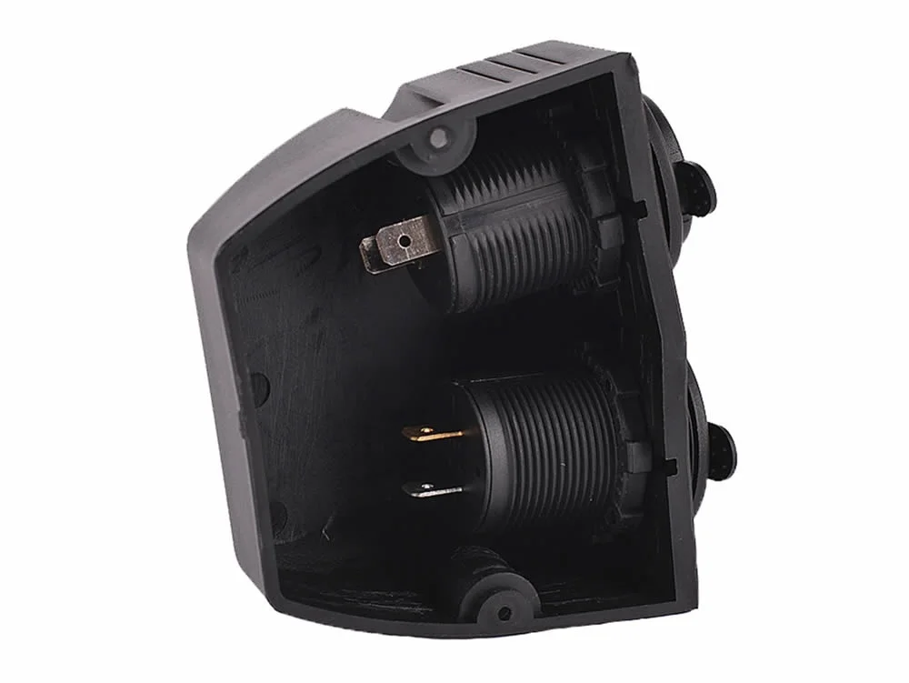 Ładowarka samochodowa 12/24V 2xUSB 2100mA+1000mA + gniazdo 12V CYRUS — ujęcie 3