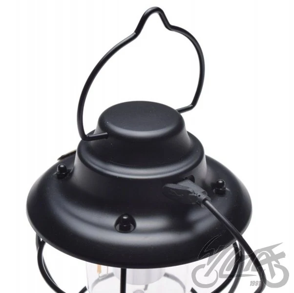 Lampa kempingowa retro — ujęcie 2