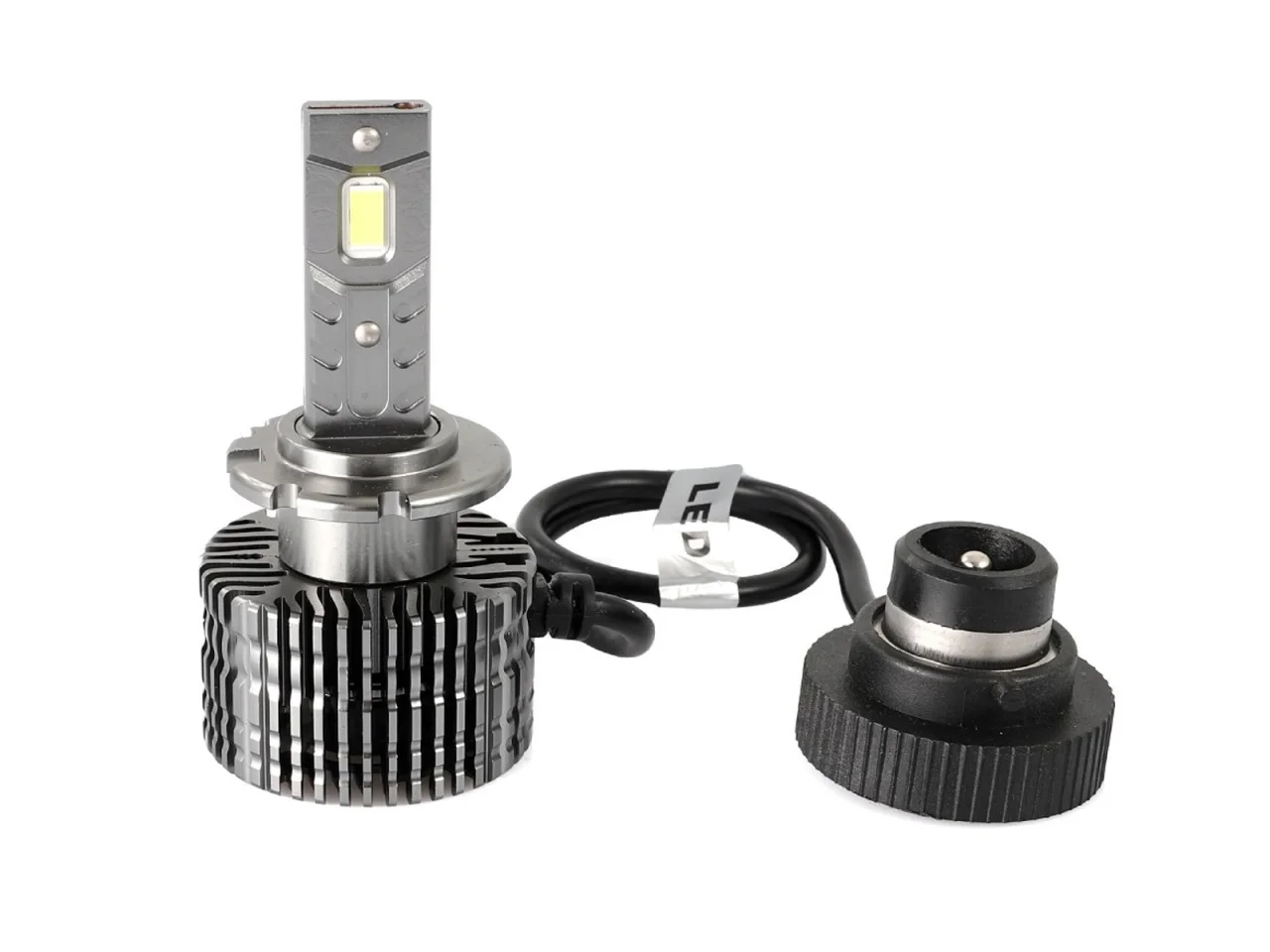 Zestaw LED do konwersji z oświetlenia xenonowego D4S Plug'Play — ujęcie 3
