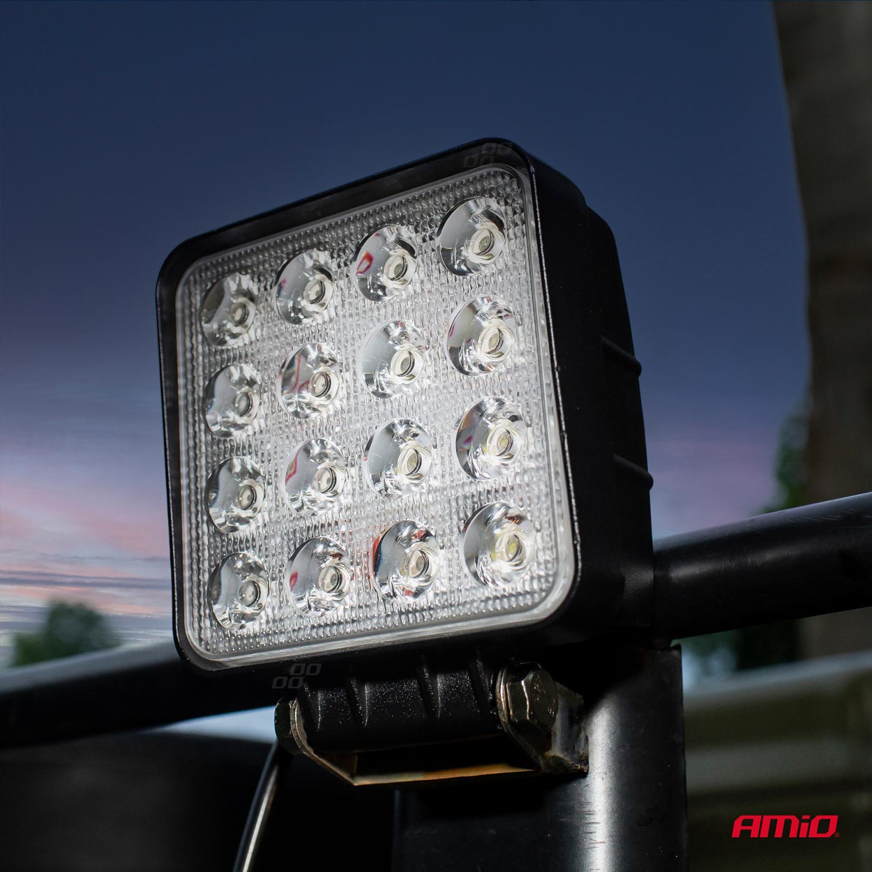Lampa robocza LED szperacz AWL05 16 LED 12 V 24 V — ujęcie 2