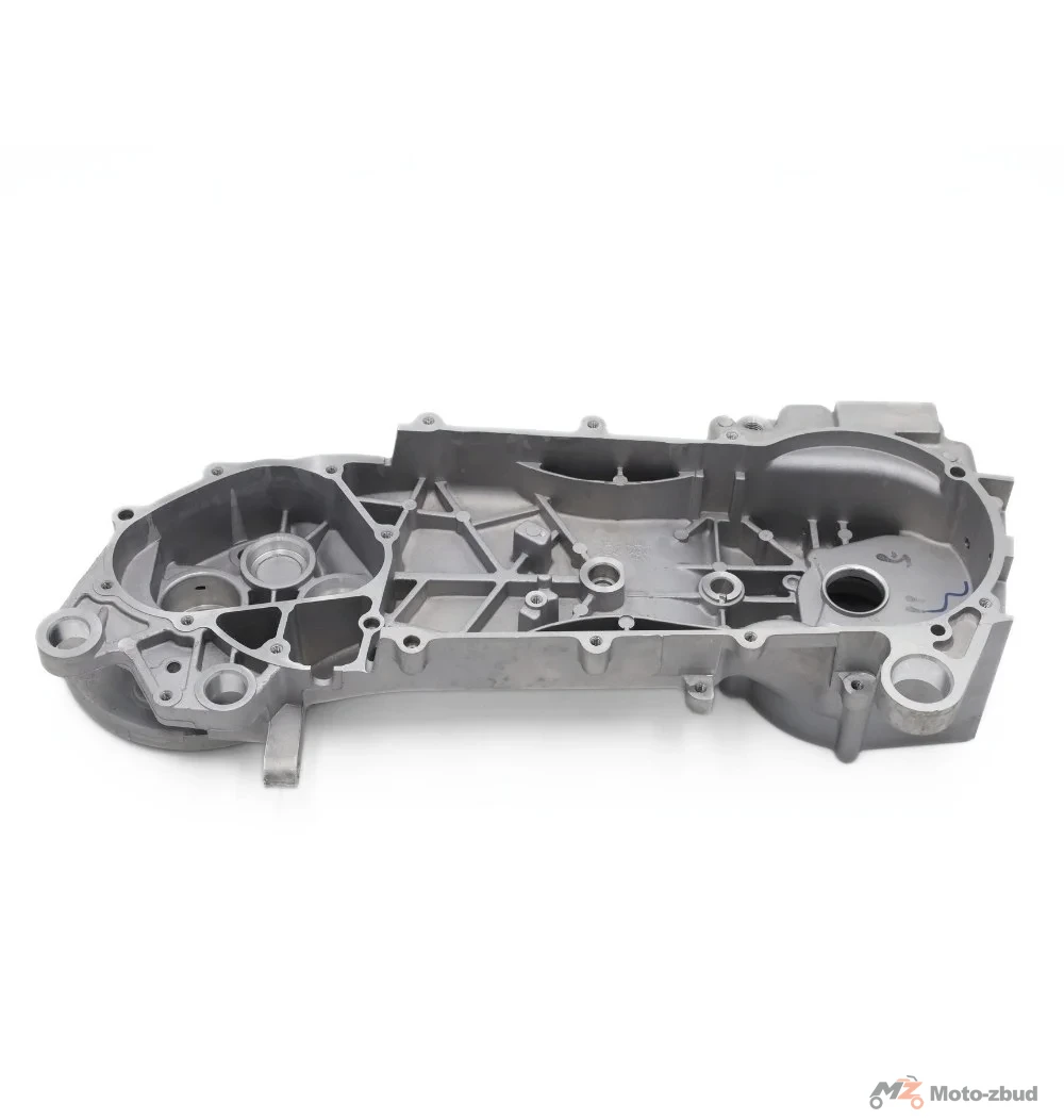 Junak 607/SILNIK 4-SUW 125 cm³ karter silnika główny (lewy) — ujęcie 4