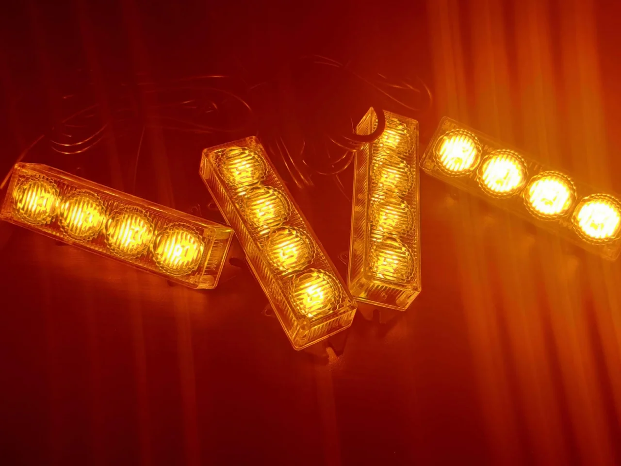 Światła stroboskopowe / stroboskopy ostrzegawcze - 4x4 LED POMARAŃCZOWE — ujęcie 2