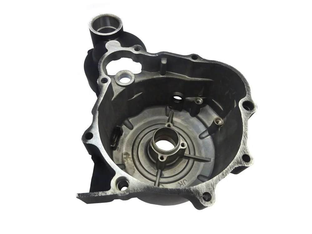 Junak 122/122F/122RS/122 sport/Ferro 125/126 pokrywa silnika lewa — ujęcie 2