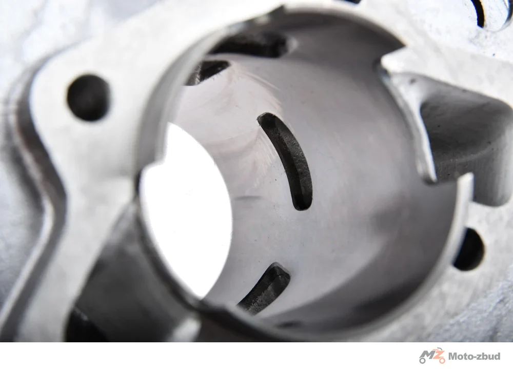 Cylinder Simson S50 63/4 sport MK2 + tłok MEGU / Barikit kpl. · tłok Barikit 2P — ujęcie 2