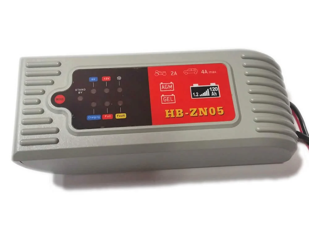 Prostownik samochodowy / ładowarka impulsowa (cyfrowa) 6V/12V 4A — ujęcie 3