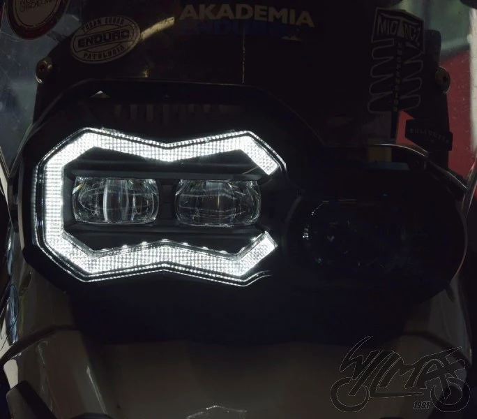 Przednia lampa LED do BMW F650GS / F700GS / F800GS — AW2480 — ujęcie 5