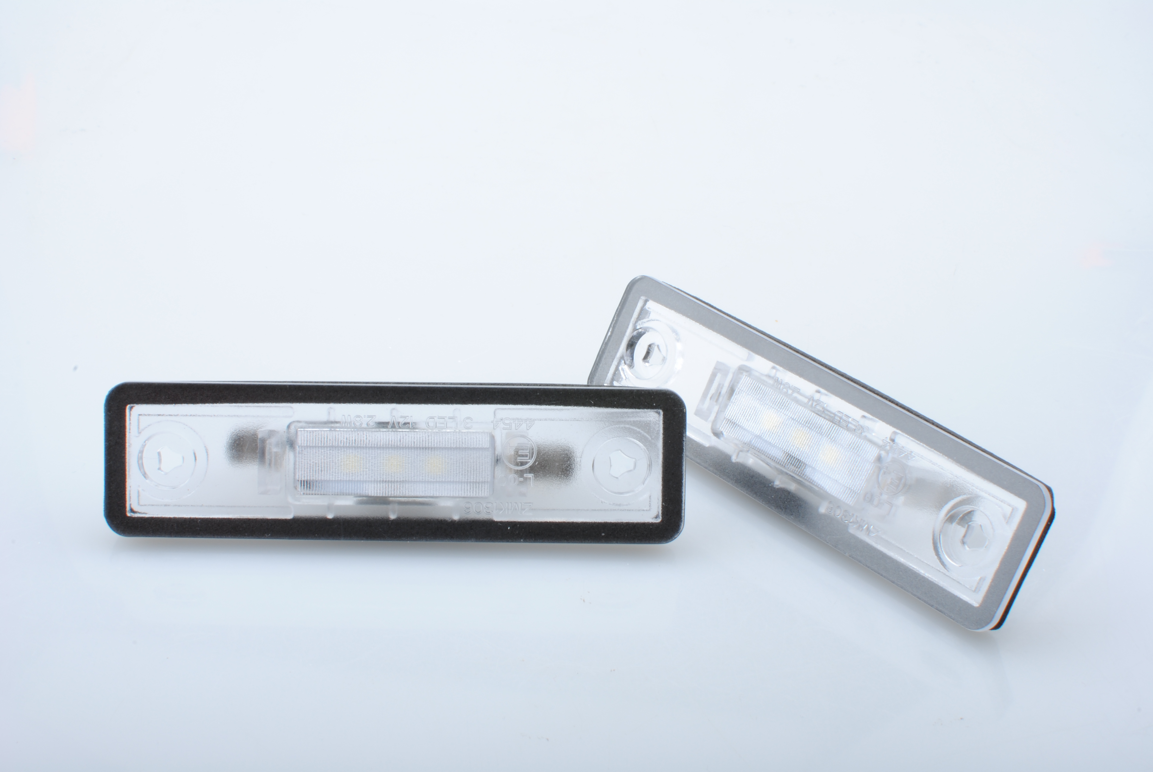 Oświetlenietablicy rejestracyjnej Astra 91-/LED/2S M-Tech CLP018 — ujęcie 2
