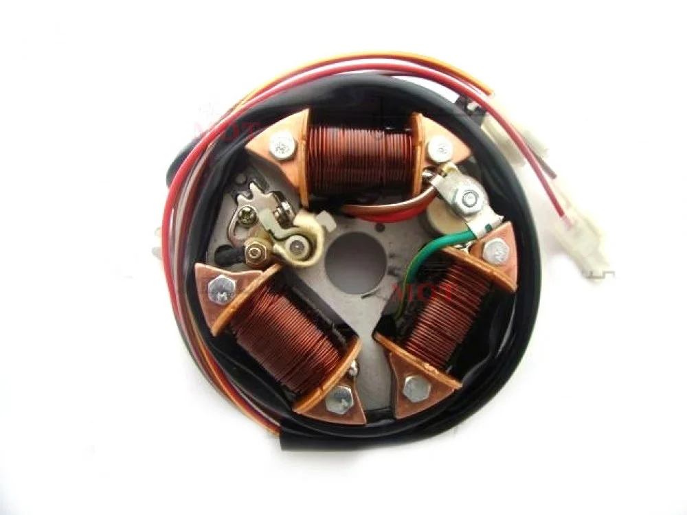 Iskrownik-stator 6 V Simson z przerywaczem — ujęcie 1