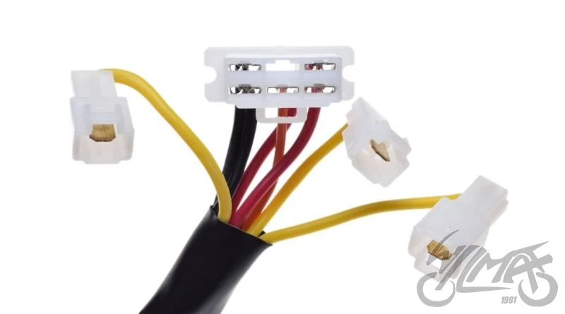 Regulator napięcia do Suzuki VS750 32800-38A00 — ujęcie 2