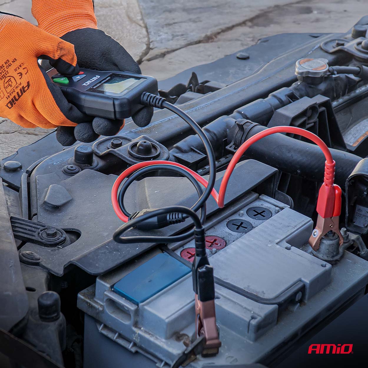 Cyfrowy tester akumulatora 2–220 Ah 6 V 12 V 24 V — ujęcie 3