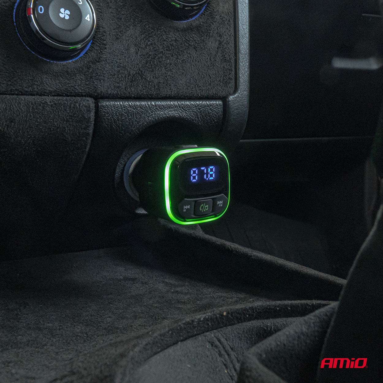 Transmiter samochodowy FM microSD 1×USB-A 2×USB-C 12 V 24 V — ujęcie 3