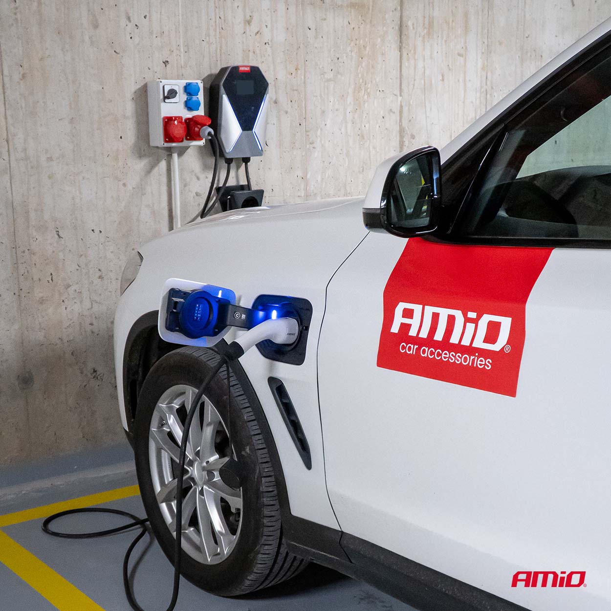 Ścienna ładowarka samochodu elektrycznego EV wallbox trójfazowa 11kW 16A 400V — ujęcie 2