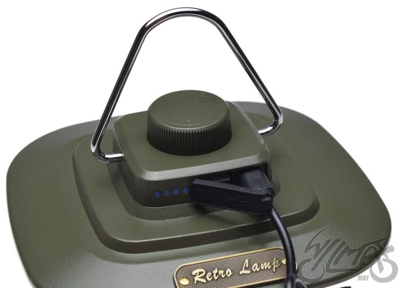 Lampa retro camping — ujęcie 2