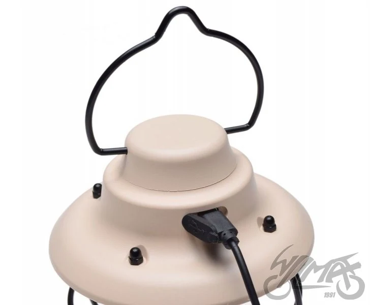 Lampa kempingowa retro — ujęcie 2