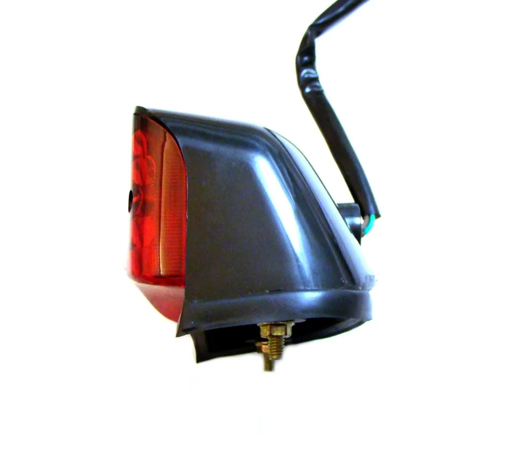 Junak M25 250 cm³ lampa tył — ujęcie 3