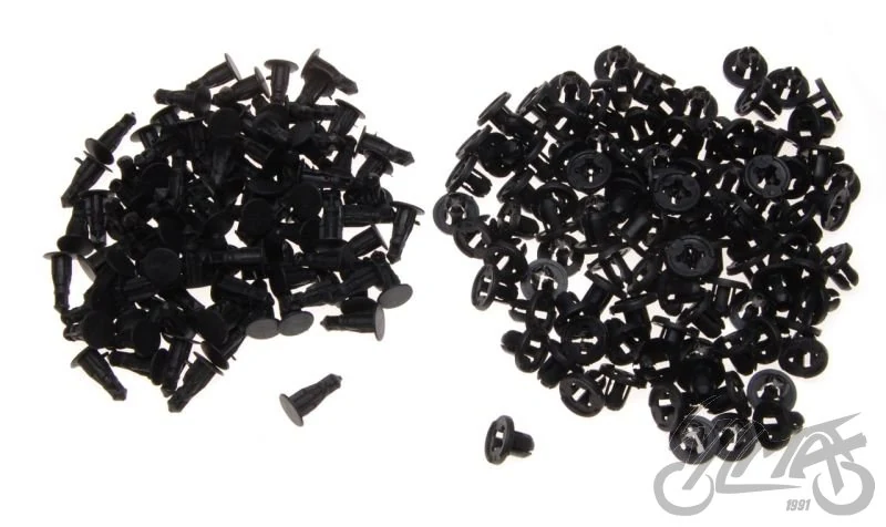 Spinka do owiewki M8 kołek nit plastik opakowanie 100 szt. — ujęcie 1