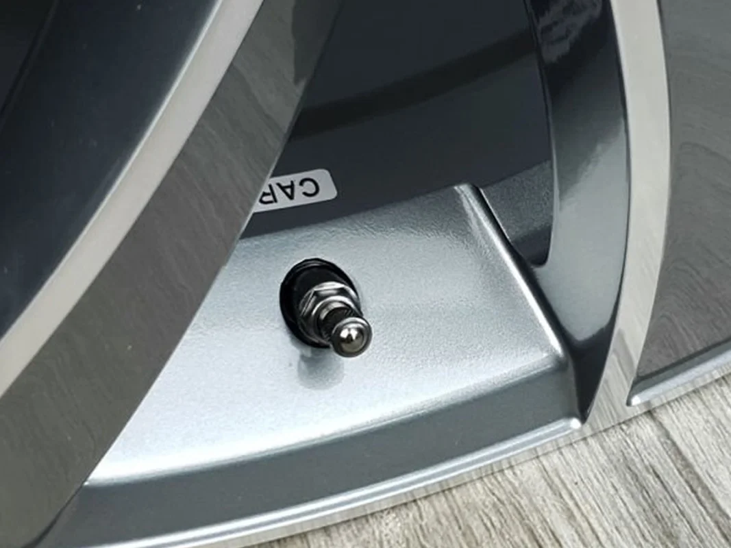 Zawór / wentyl do kół bezdętkowych X1 SERIES ALU szare 4 szt. — ujęcie 3