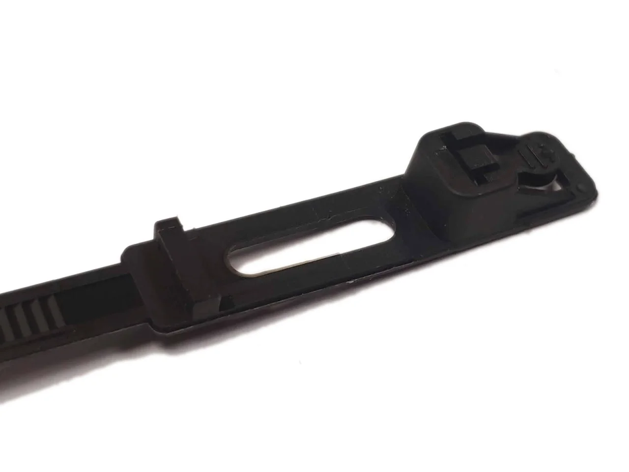 Opaska zaciskowa 180x7.6mm uwalniana czarna 100szt. — ujęcie 2