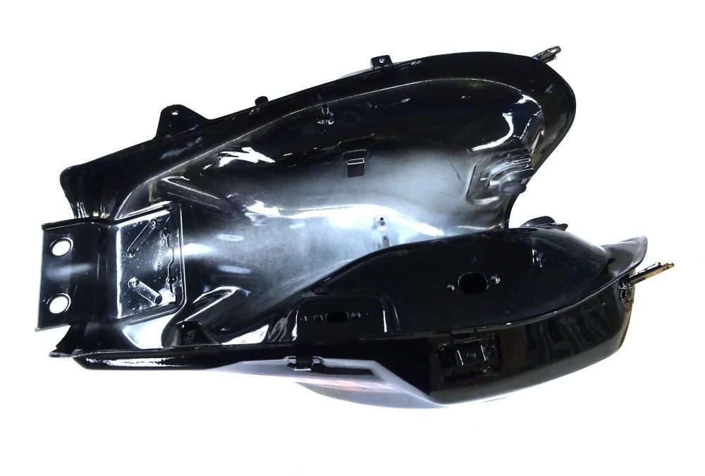 Junak RZ125 zbiornik paliwa czarno-czerwony (pompa Mikuni) (Euro IV) (RZ125) — ujęcie 2