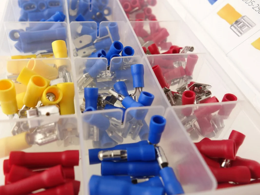 Końcówki elektryczne mix pudełko 250 szt. — ujęcie 2