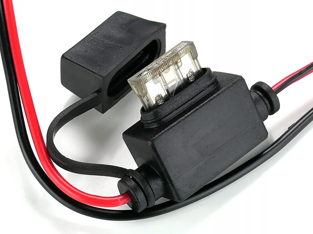 Prostownik samochodowy / ładowarka impulsowa (cyfrowa) 6V/12V — ujęcie 3