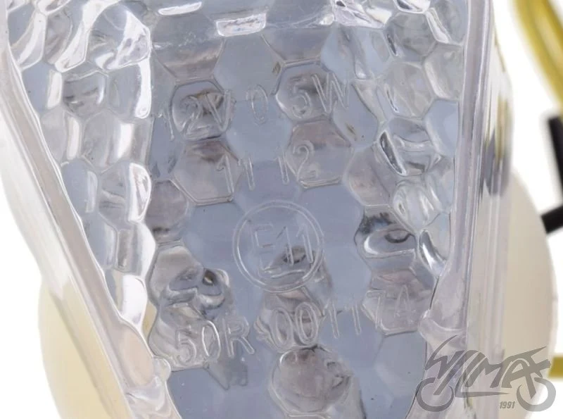 Kierunkowskazy LED do Hondy, biały klosz, 12 V 0,5 W — para — ujęcie 3