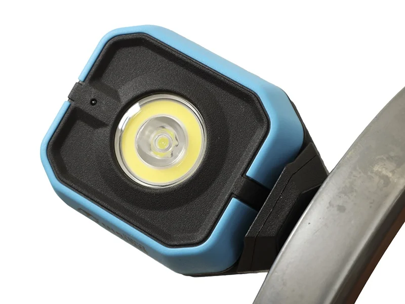 Lampa warsztatowa 10w cob led 1000 lm + 3w led 350 lm akumulatorowa — ujęcie 5