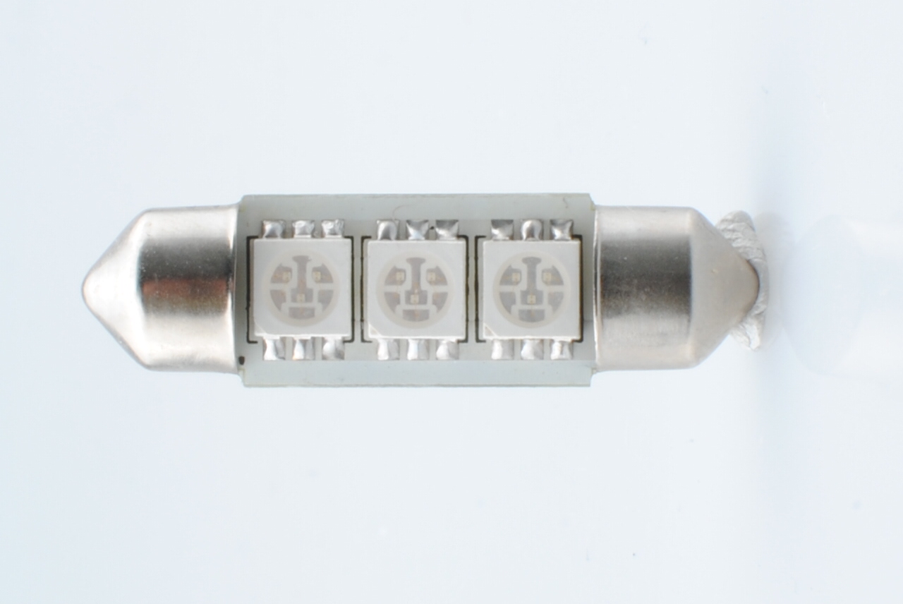 Żarówka LED C5W 36 mm 6-SMD 5050 CANBUS nie M-Tech LB310B — ujęcie 4