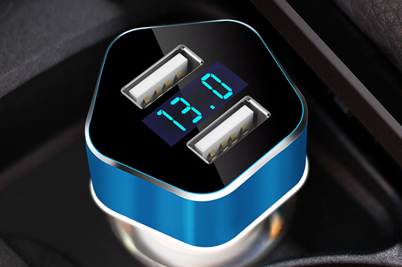 Ładowarka samochodowa z woltomierzem 2xUSB PCH PRO-05 — ujęcie 2