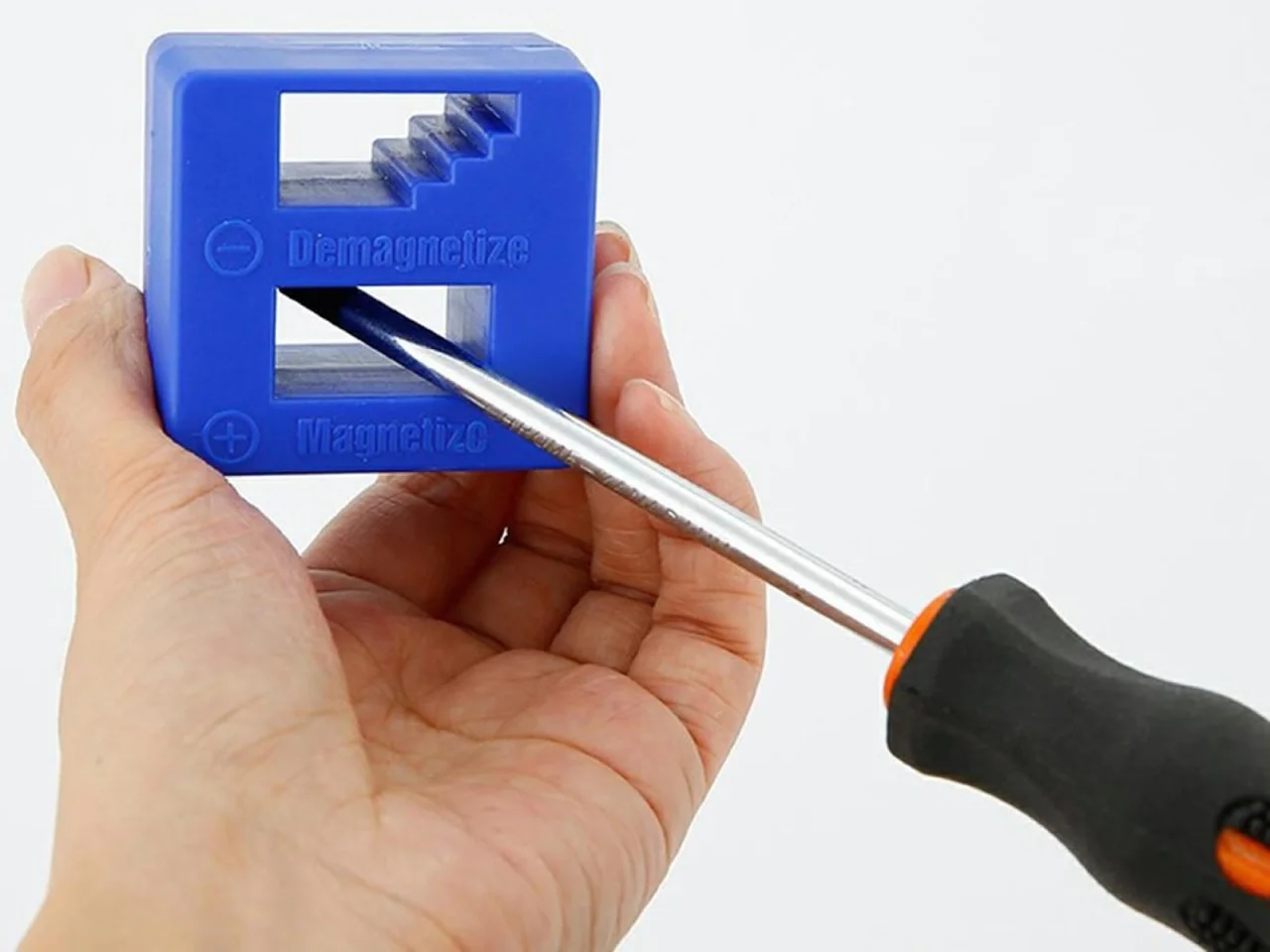 Magnetyzer / demagnetyzer WKRĘTAKÓW ŚRUB BITÓW — ujęcie 2