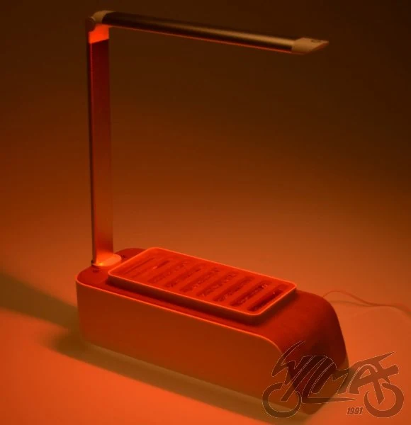 Kiełkownica z lampą LED 4 W i wermikulitem — ujęcie 3