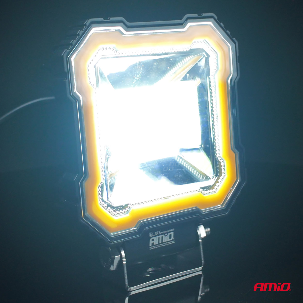 Lampa robocza LED szperacz AWL82 48 W 3600LM 12 V 24 V — ujęcie 5