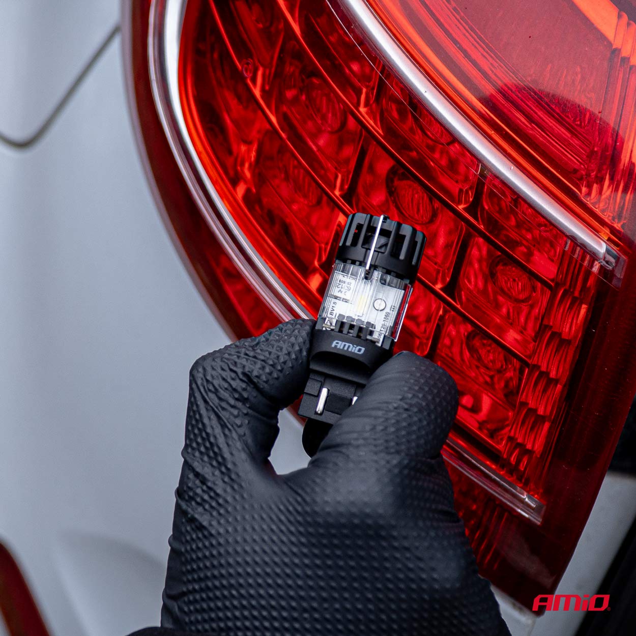 Żarówka LED LumiTec T20D 7443 W21/5W 12 V FULL CANBUS biała 1 szt. — ujęcie 2